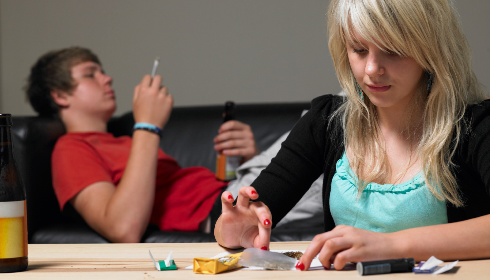 El consumo de drogas y la adicción en el adolescente. ¿Educación Publica o Privada?